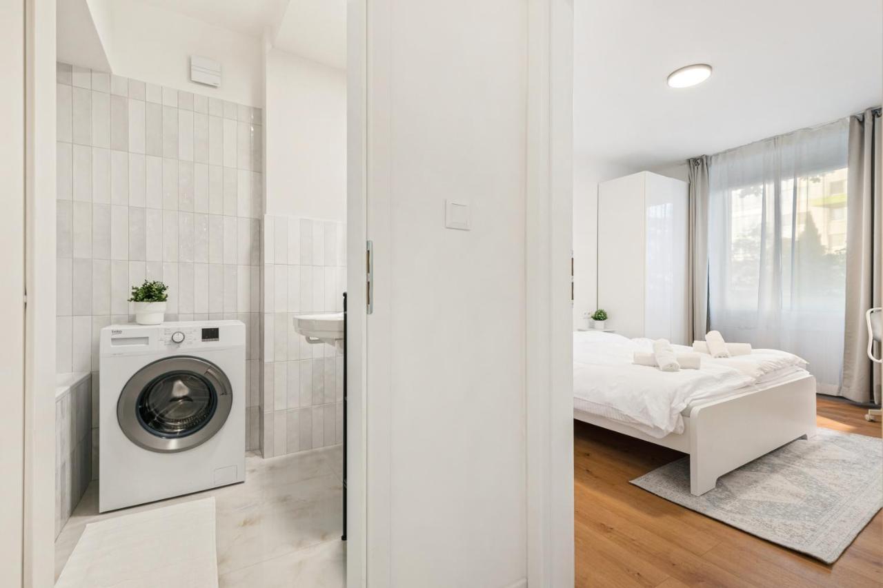 Bratislava Touch 2 Bedroom Apt Екстериор снимка