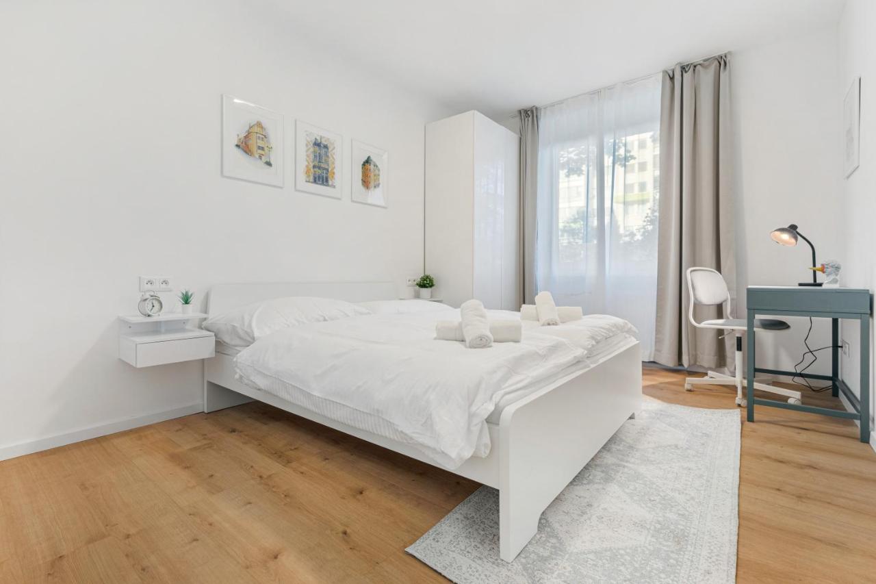 Bratislava Touch 2 Bedroom Apt Екстериор снимка