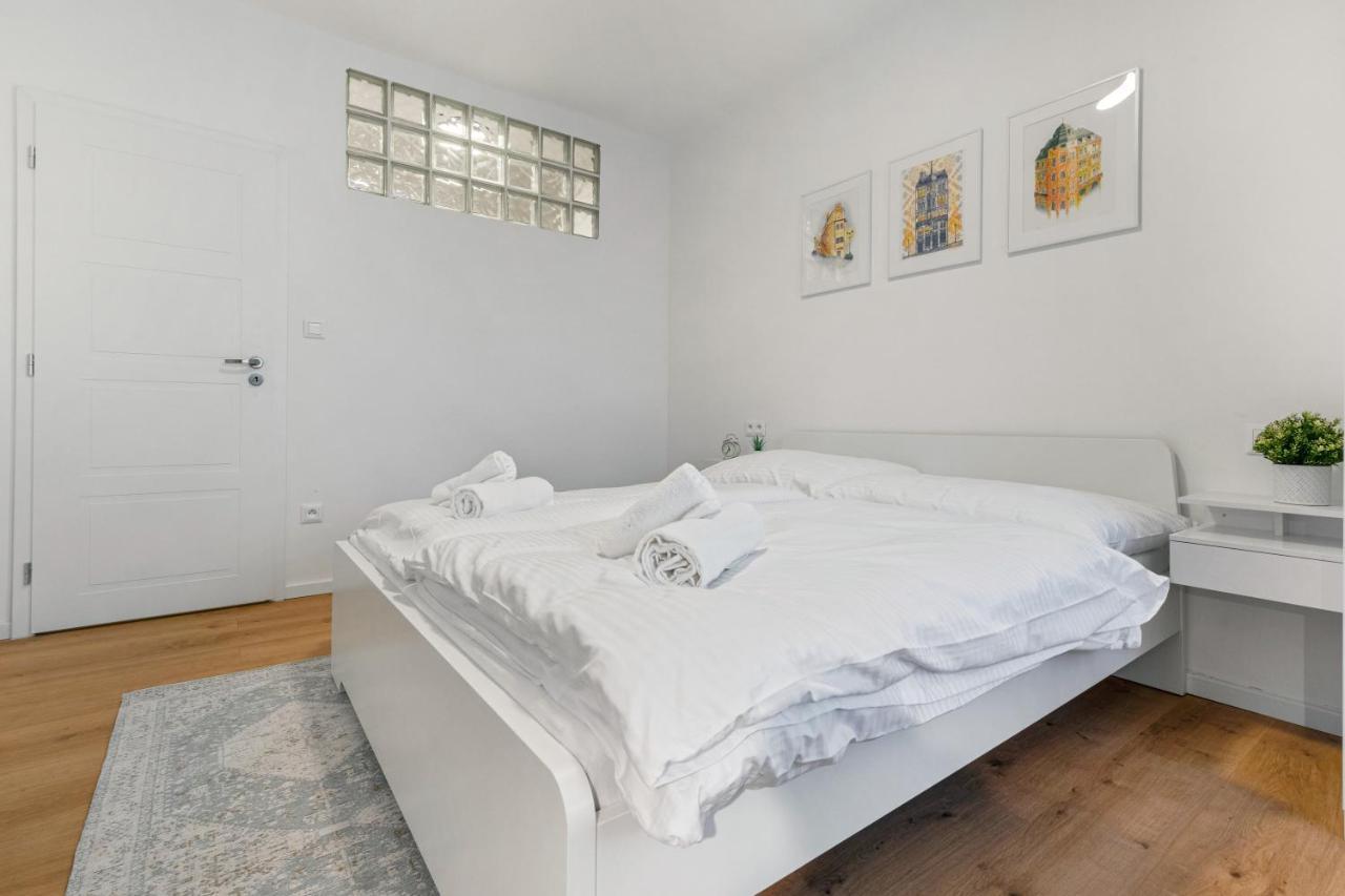 Bratislava Touch 2 Bedroom Apt Екстериор снимка